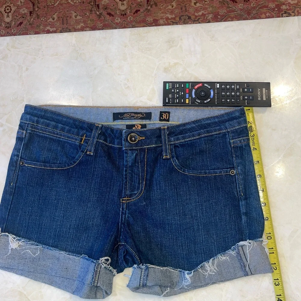 Ed Hardy Skull Heart Embroidered Denim Shorts Size 30 - Picture 4 of 16